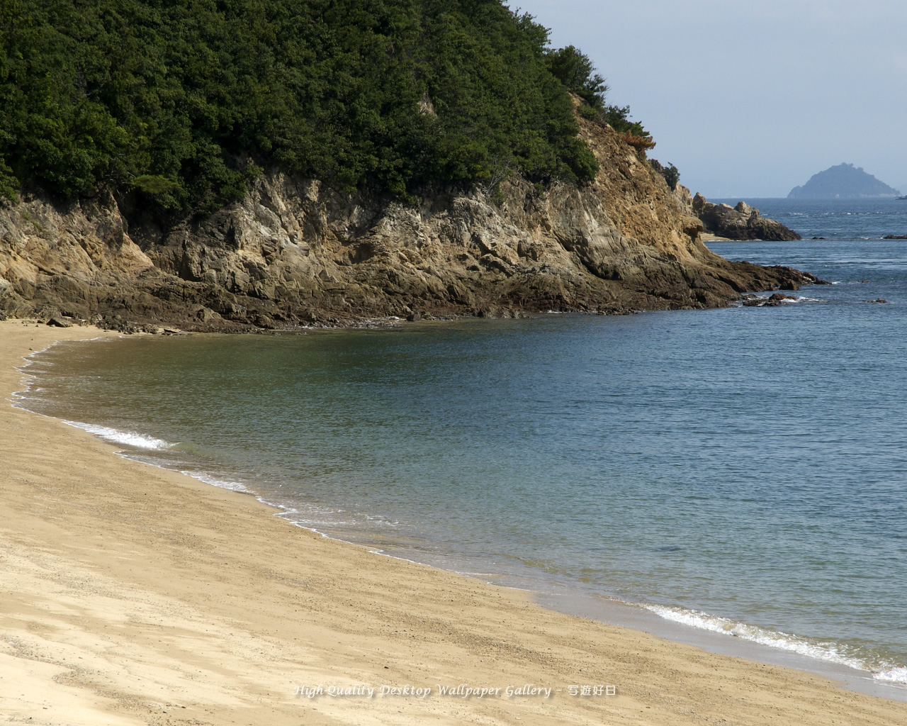 大島の海水浴場の壁紙／Wallpaper of Seaside Resort in Oshima (1280×1024)
