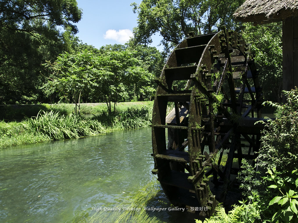 「川辺の水車」の壁紙／Wallpaper of Water　Wheel in Shinshu (1024×768)